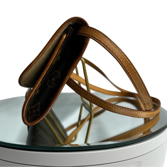 Louis Vuitton Vintage Monogram Canvas Pochette Twin GM Shoulder Bag - Picture 6 of 17